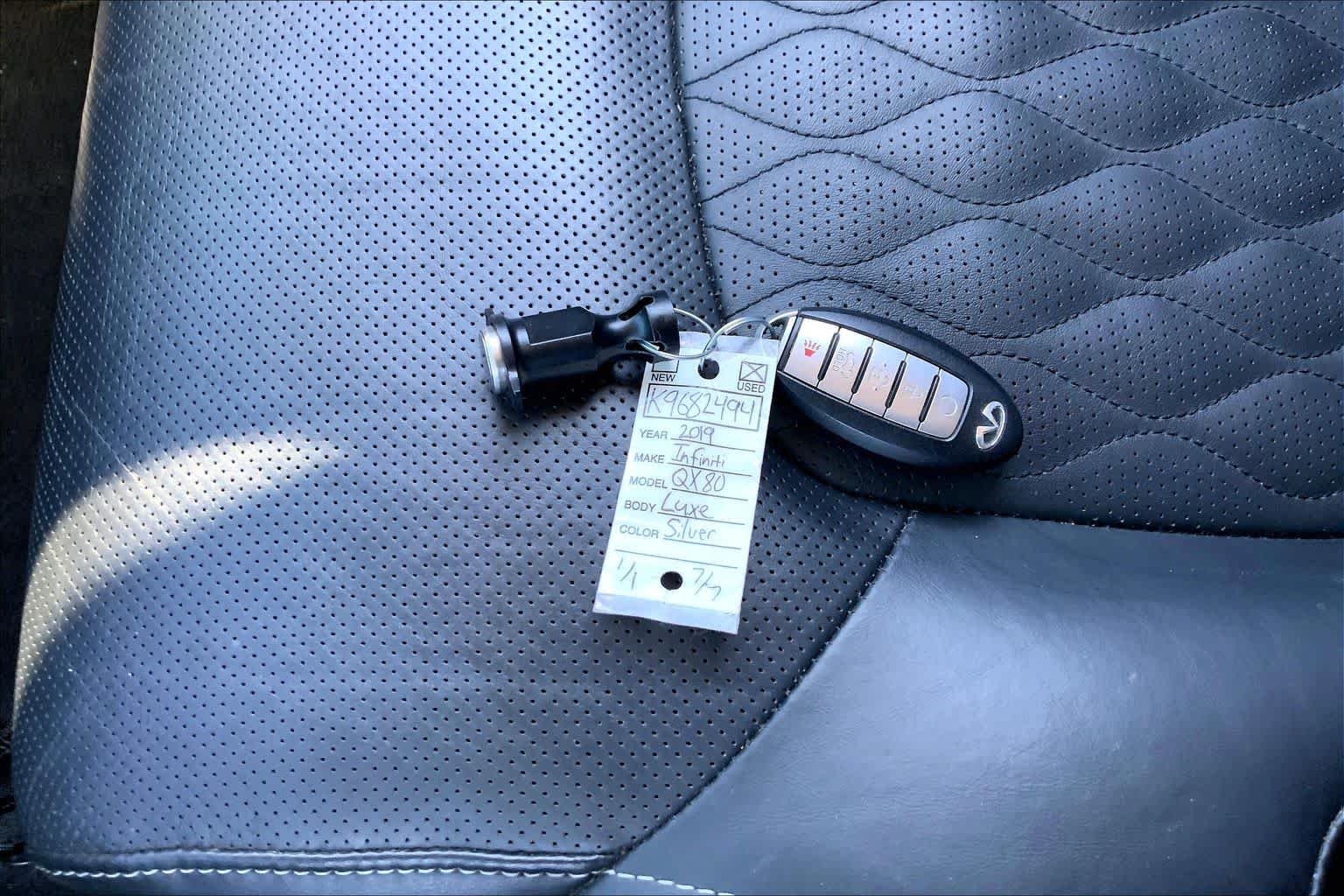 Used 2019 Liquid Platinum INFINITI LUXE image 15