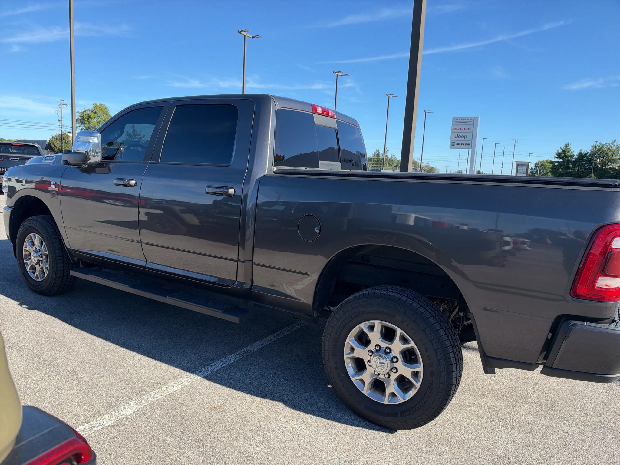 Certified Used 2023 Granite Crystal Metallic Clearcoat Ram Laramie image 8