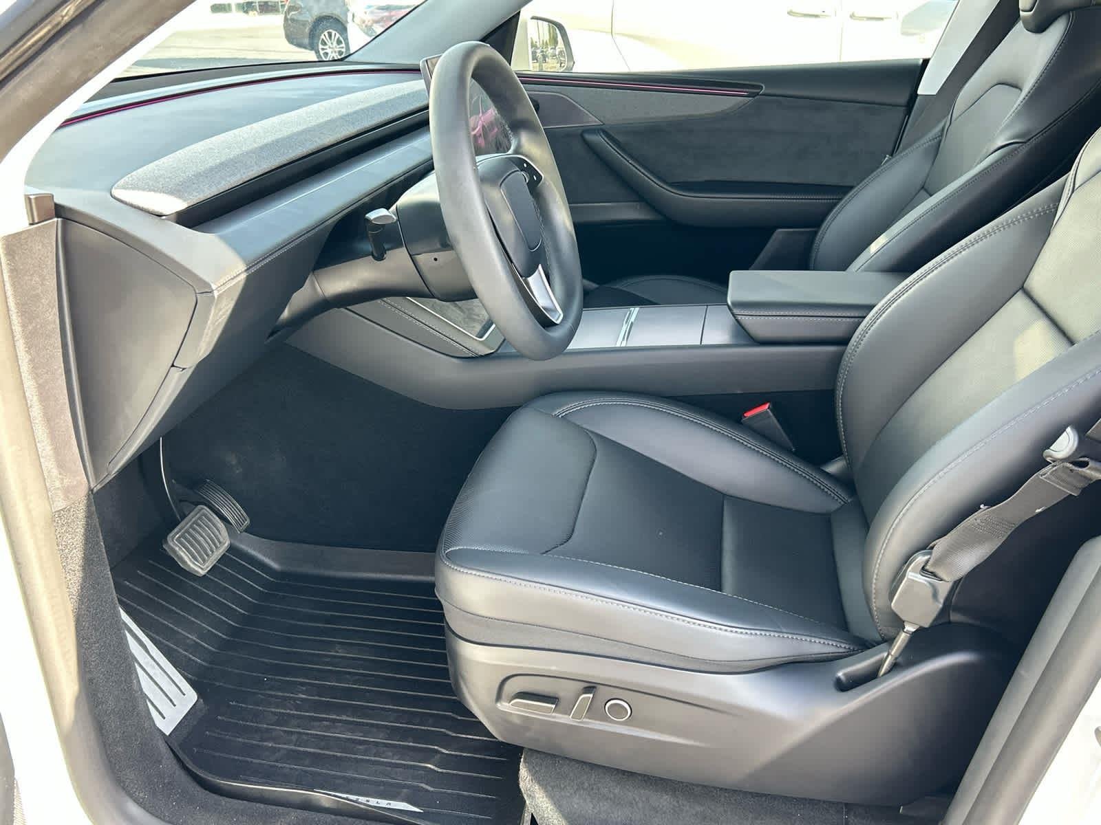2026 Tesla Model Y Premium - Photo 26