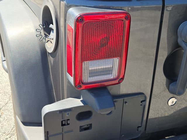 Used 2017 Gray Jeep Unlimited Sport image 11