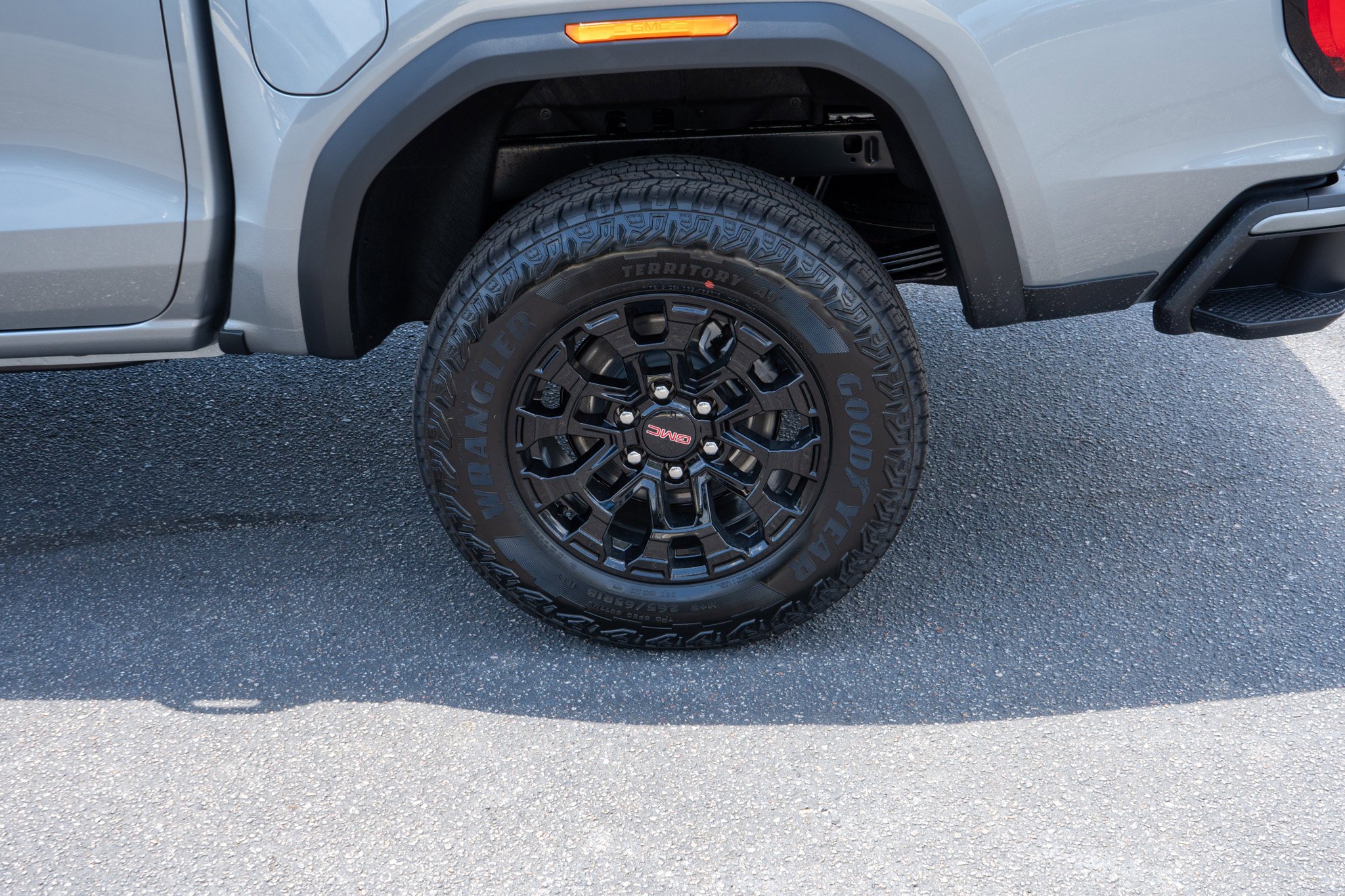 New 2026 Sterling Metallic GMC Elevation image 11