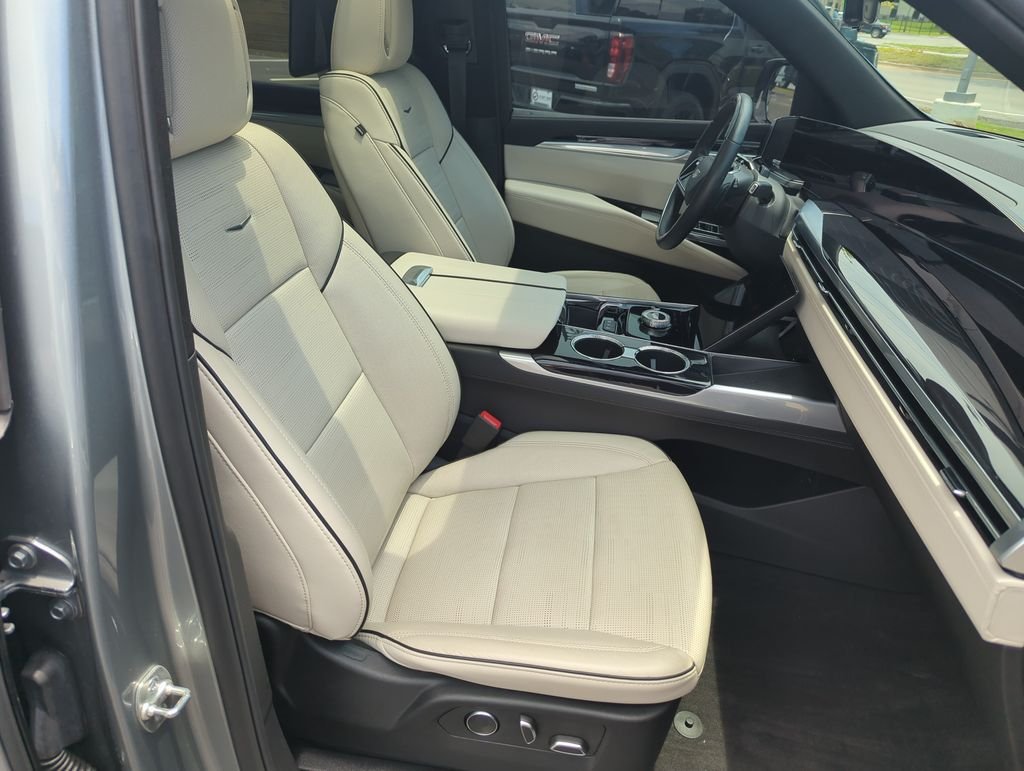 Used 2025 Silver Cadillac Sport image 42