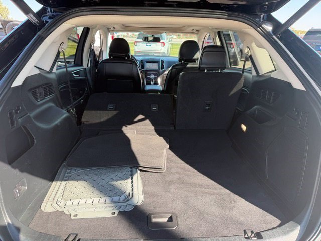 Used 2018 Shadow Black Ford Titanium image 32
