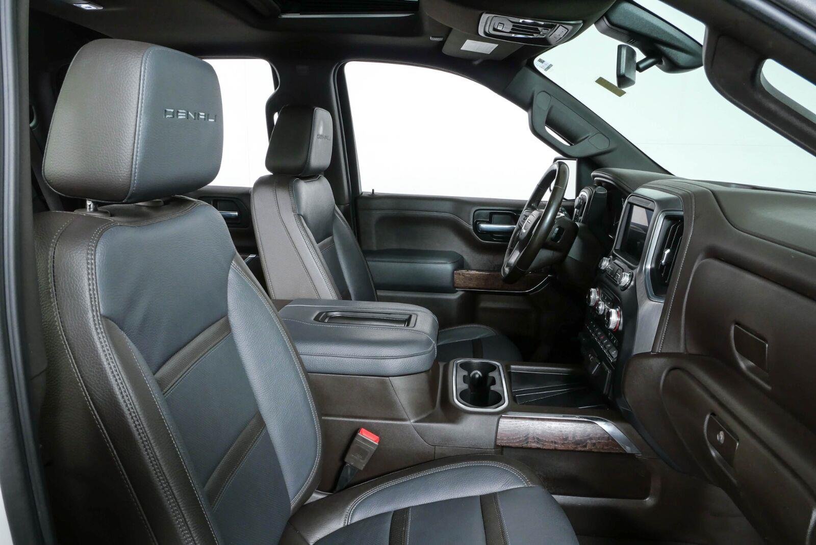 Used 2021 White GMC Denali image 23