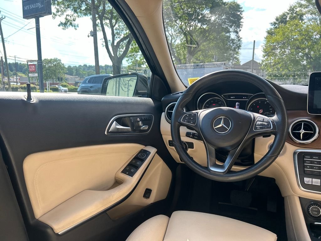 Used 2018 Black Mercedes-Benz GLA 250 image 24