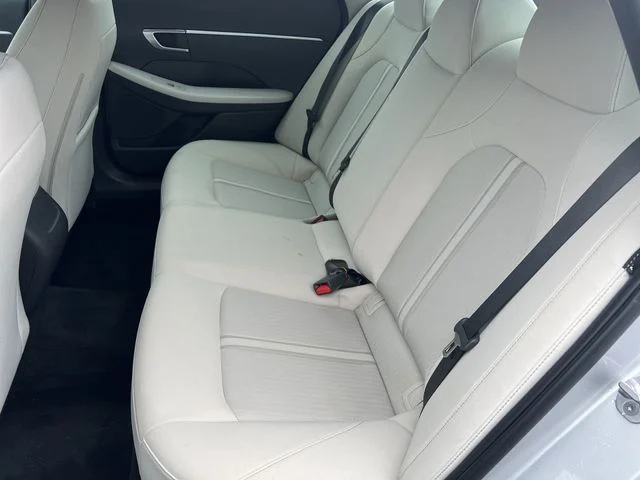 Used 2025 Silver Hyundai SE image 34