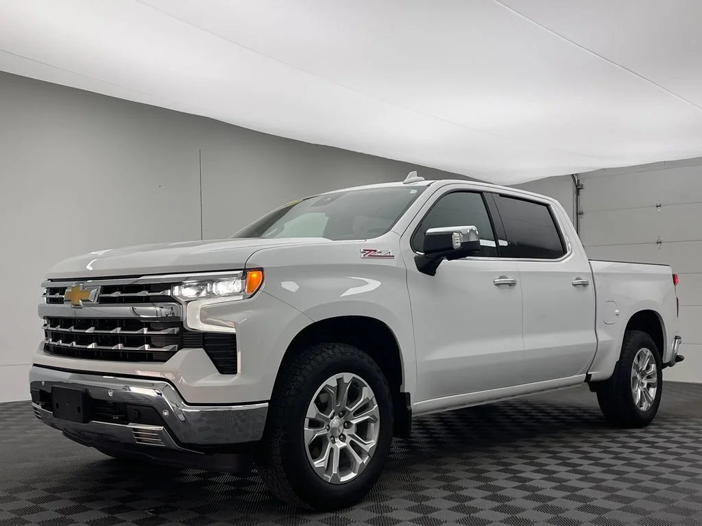 Used 2024 Summit White Chevrolet LTZ image 2