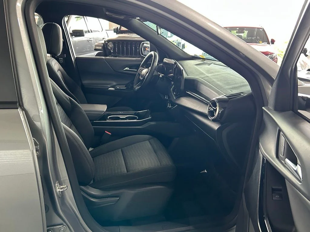 Used 2025 Sterling Gray Metallic Chevrolet LT image 32