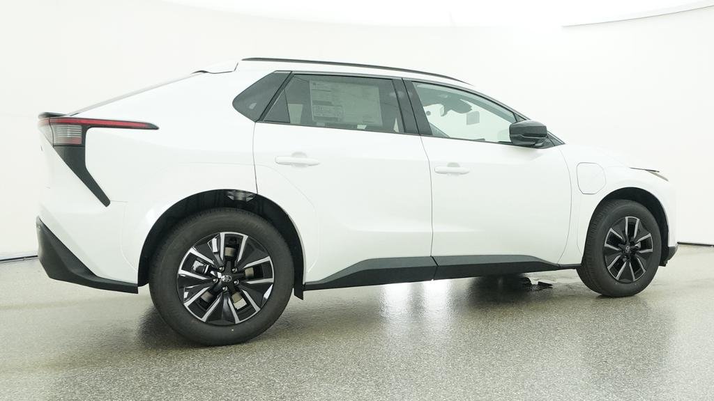 New 2026 Wind Chill Pearl Toyota XLE image 15