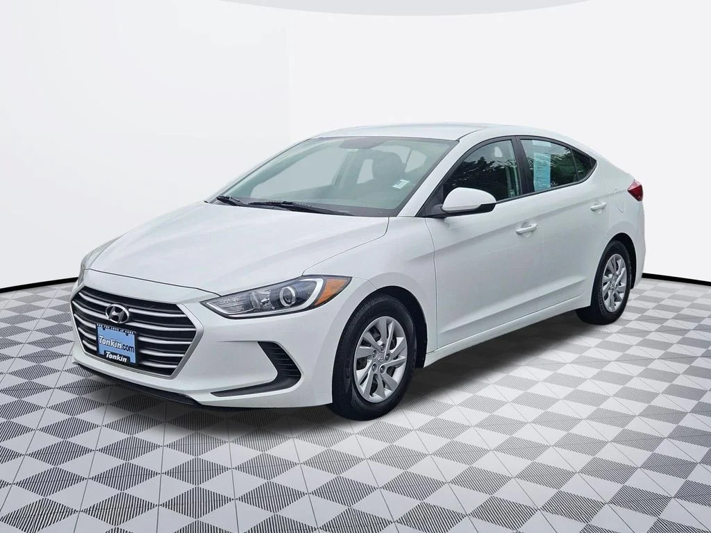 Used 2018 Hyundai Elantra SE with VIN 5NPD74LFXJH274802 for sale in Gresham, OR