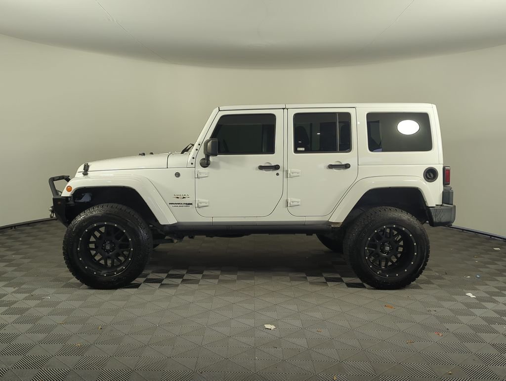 Used 2018 White Jeep Unlimited Sahara image 3