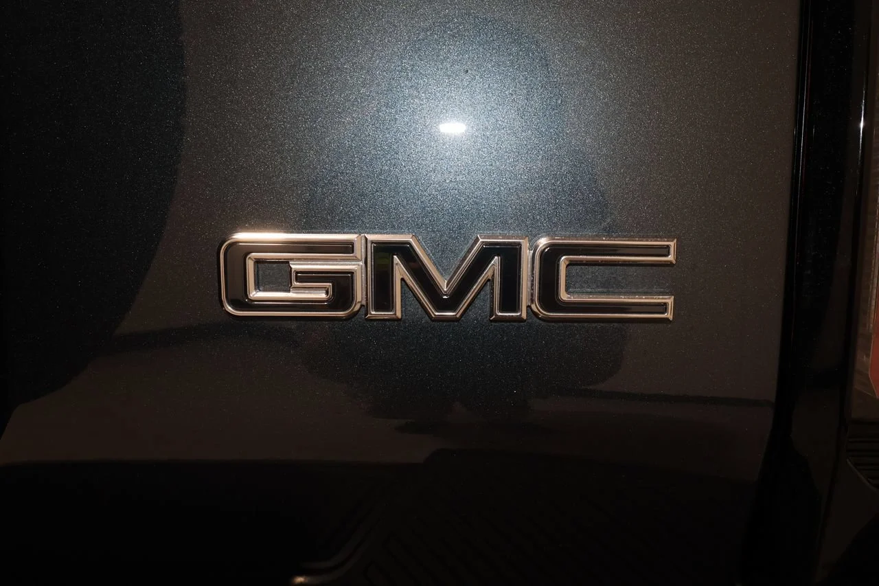 Used 2026 Graphite Blue Metallic GMC 2X image 35