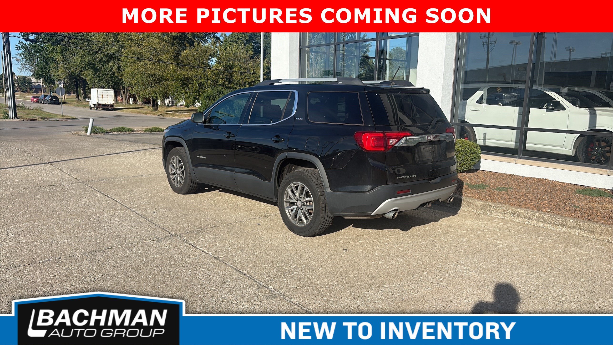 Used 2019 Ebony Twilight Metallic GMC SLE image 4