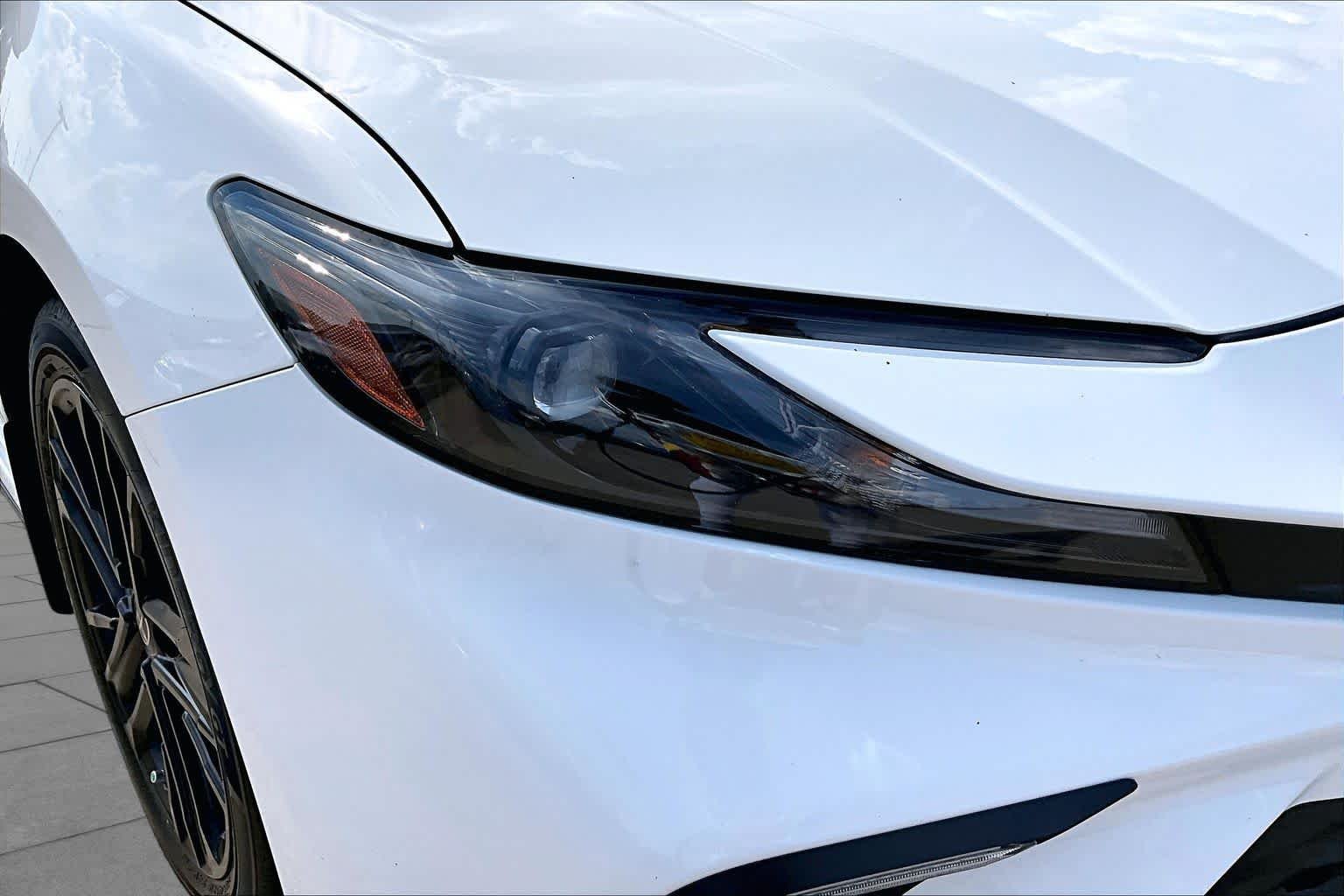 Used 2026 Ice Cap Toyota LE image 28