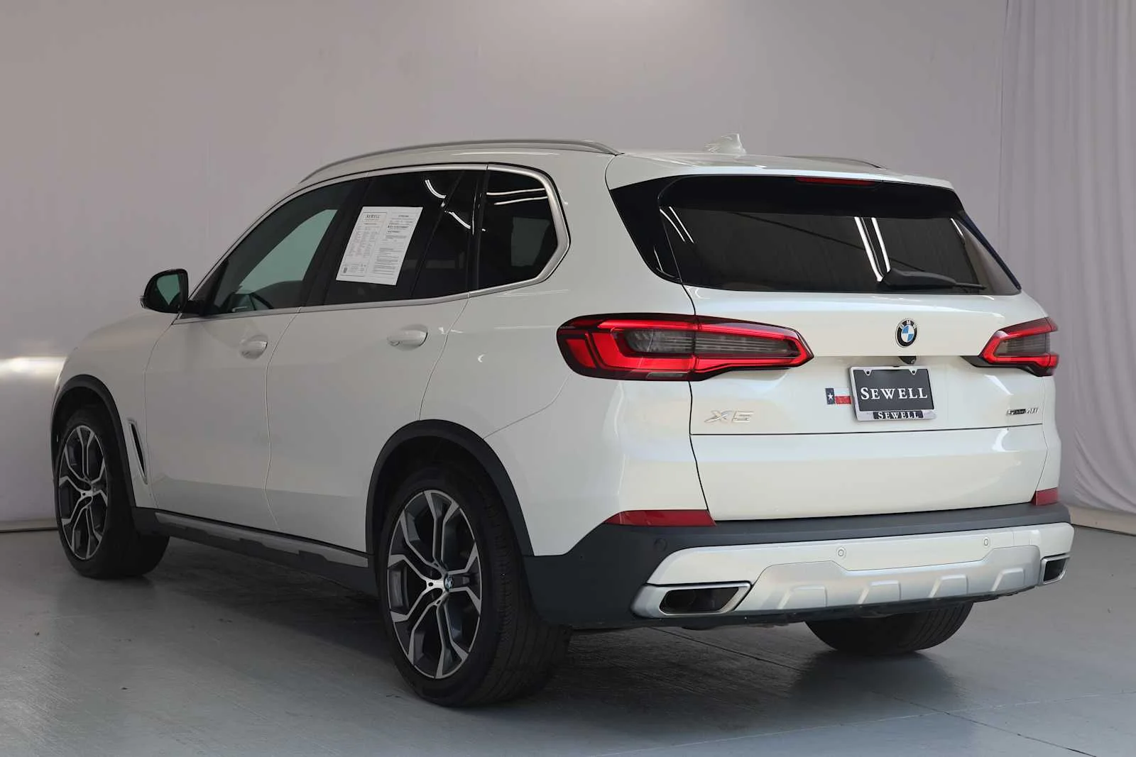 Used 2020 Mineral White Metallic BMW sDrive40i image 8