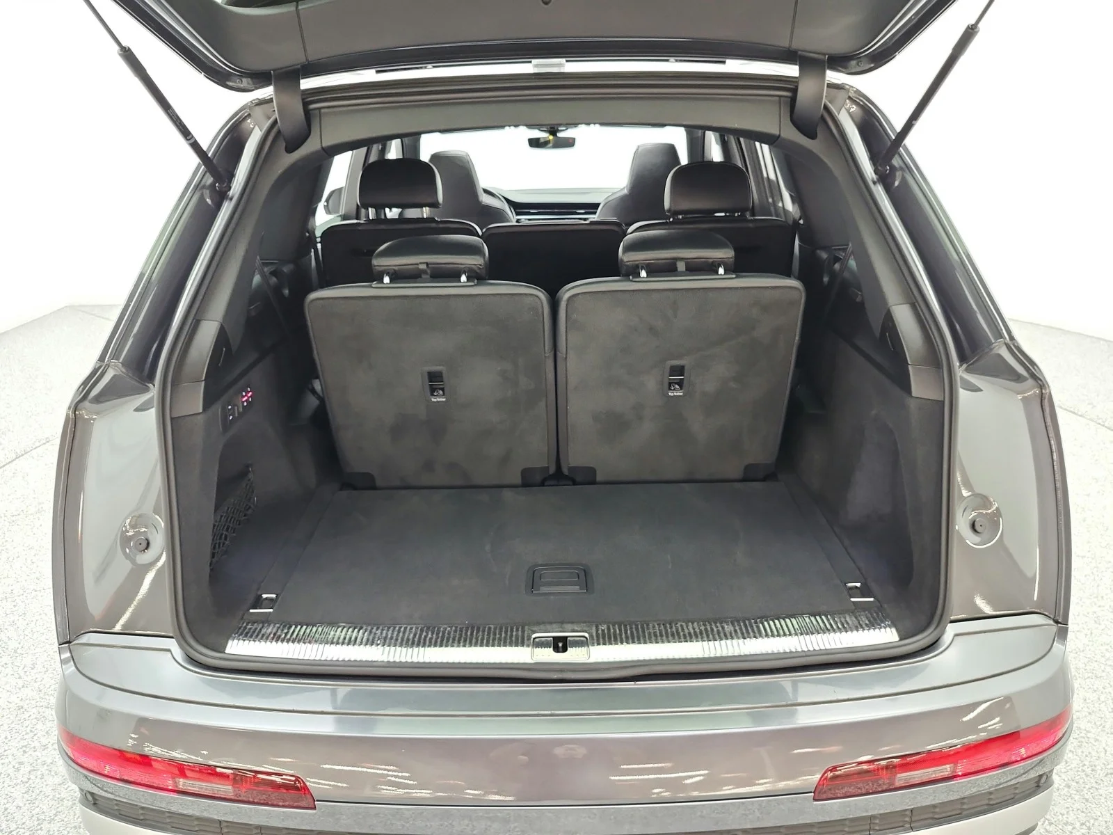 Used 2022 Daytona Gray Pearl Effect Audi Premium Plus image 21