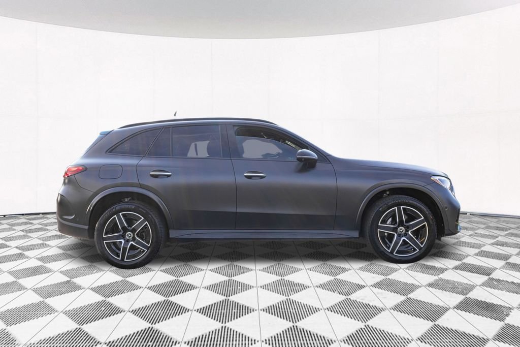 Used 2024  Mercedes-Benz GLC 300 image 11
