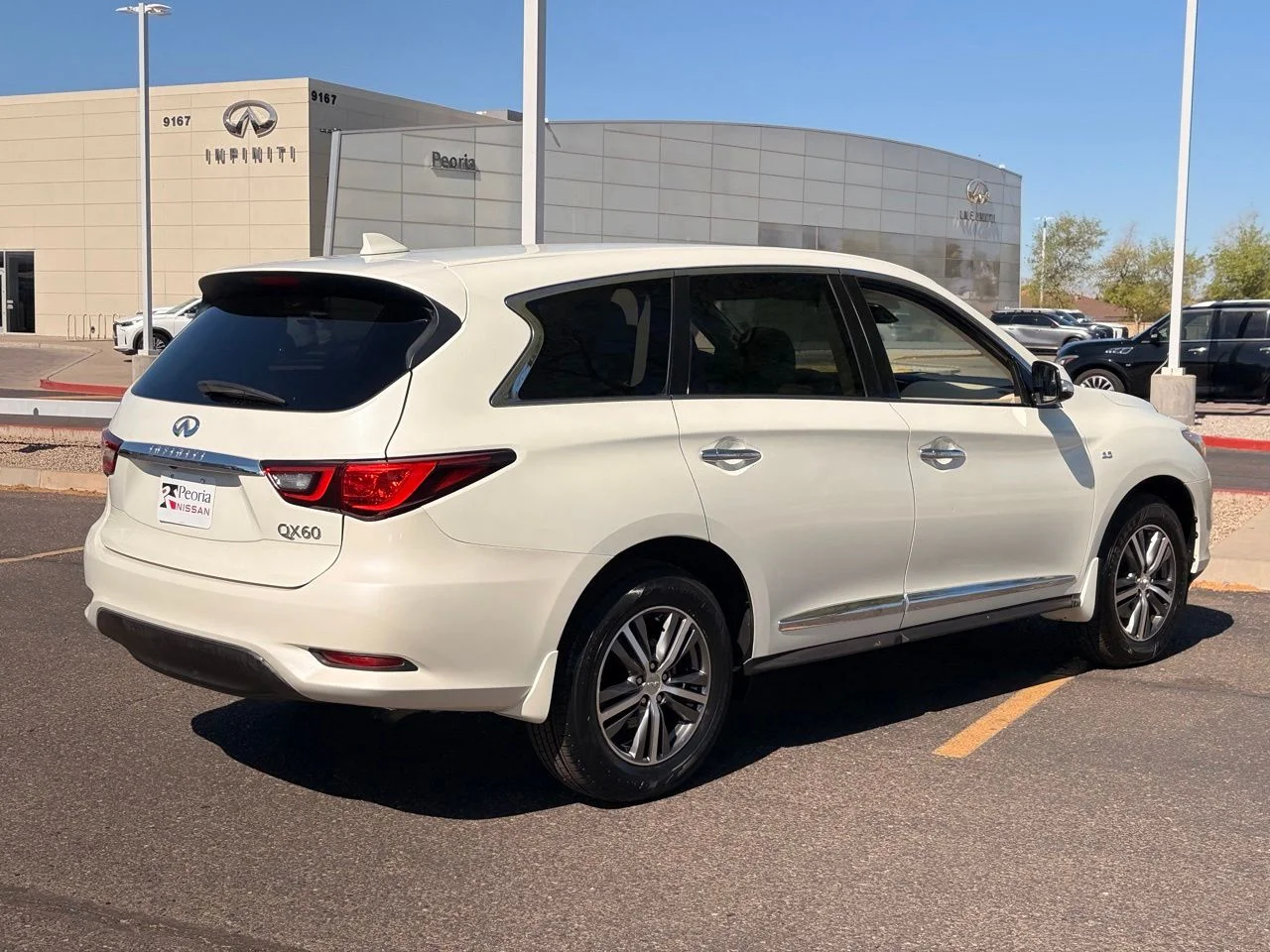 Used 2020 Majestic White INFINITI Pure image 7
