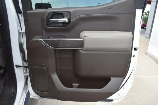 Used 2022 White Chevrolet LTZ image 20