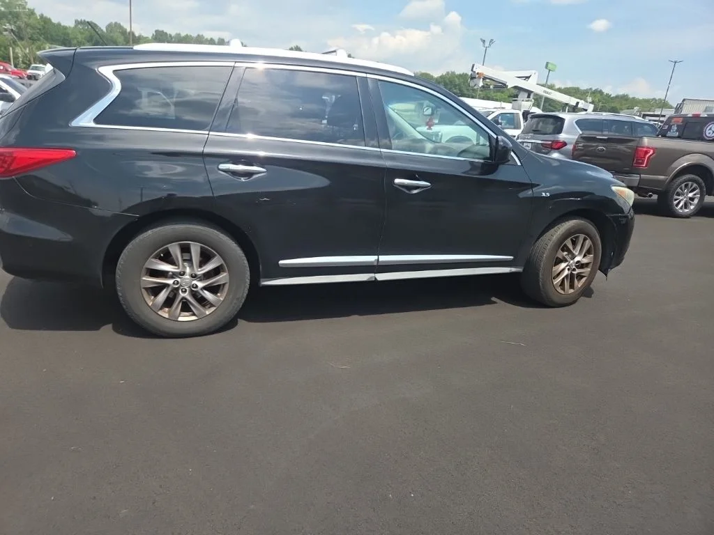 Used 2015 Black INFINITI Base image 12