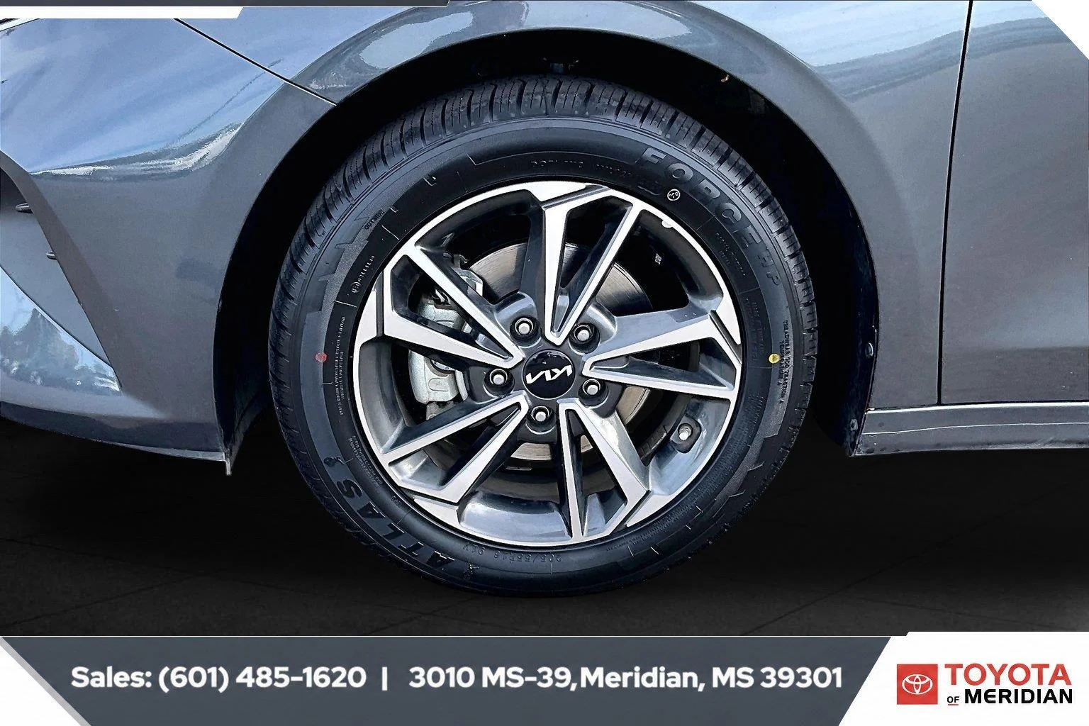 Used 2023 Gravity Gray Kia LXS image 7