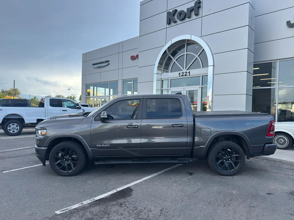 Used 2022 Granite Crystal Metallic Clearcoat Ram Laramie image 2