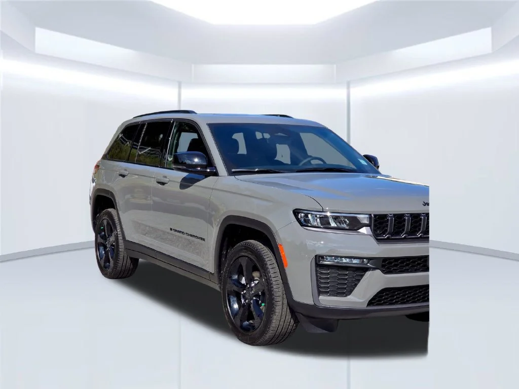 New 2027 Gray Jeep Limited image 39