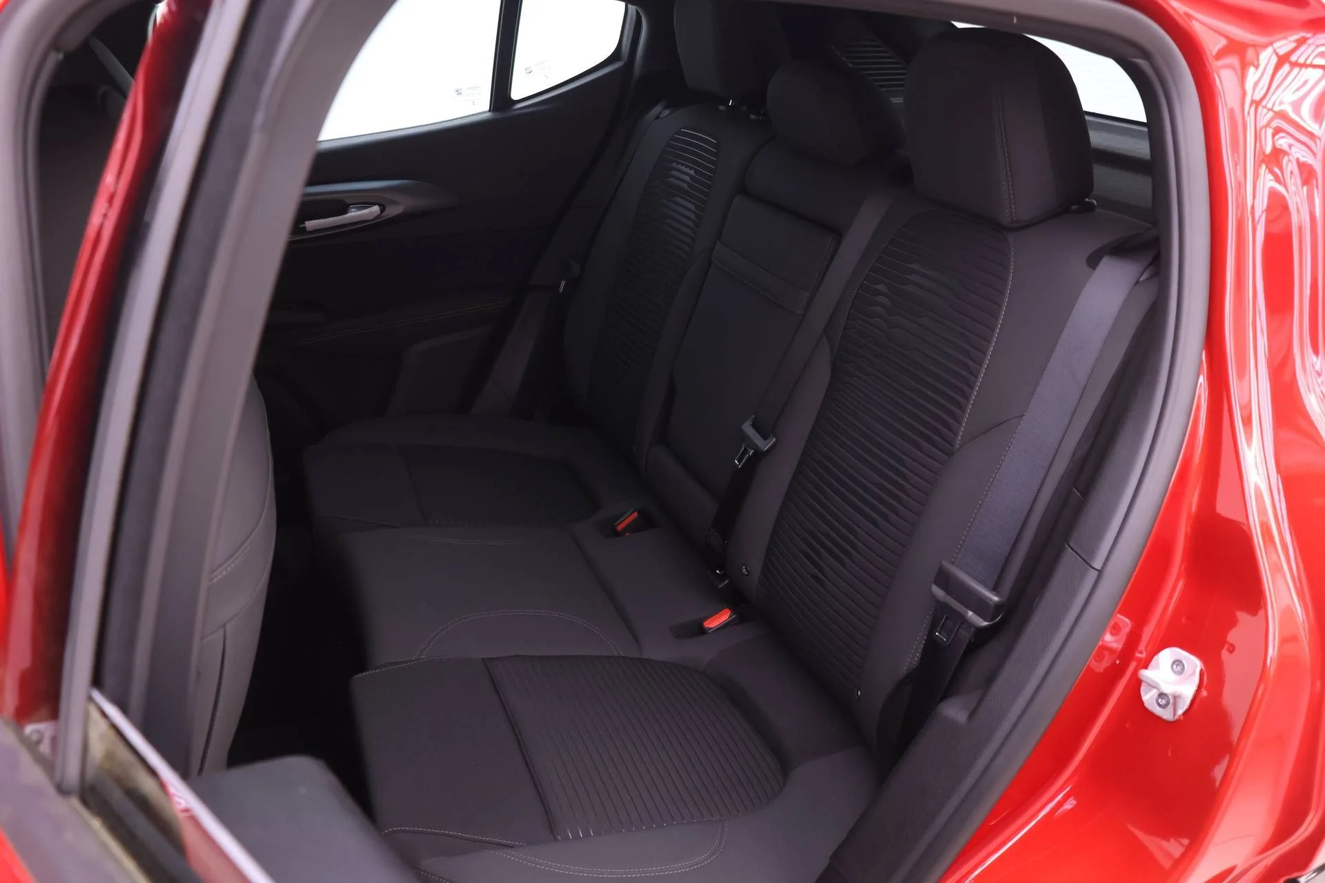 New 2026 Rosso Brera (Red) Exterior Paint Alfa Romeo Base image 12