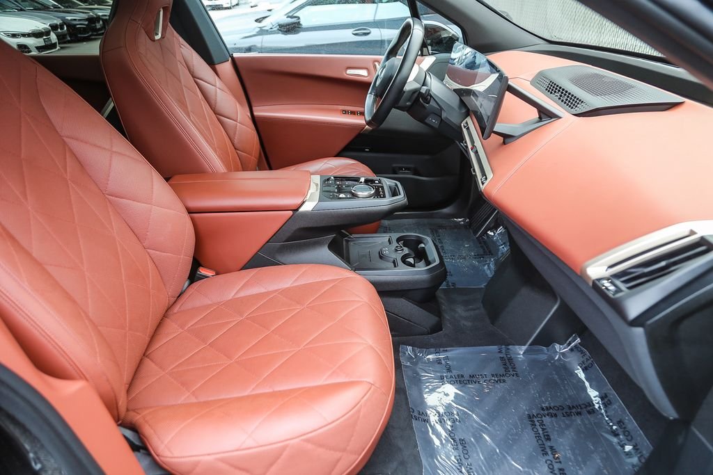 2025 BMW iX 50 - Photo 12