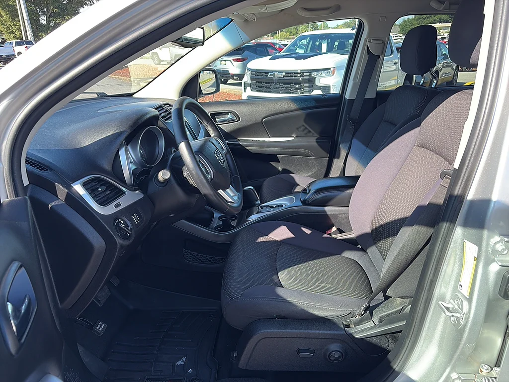 Used 2012 Bright Silver Metallic Clear Coat Dodge  image 14