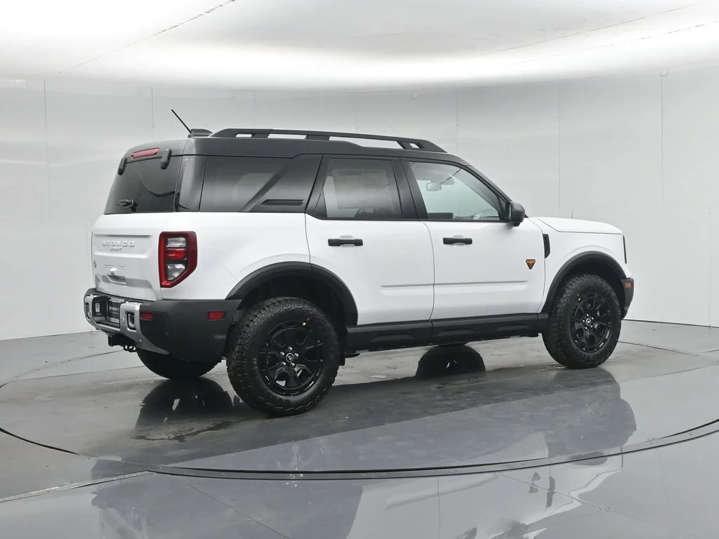New 2026 Oxford White Ford Badlands image 28