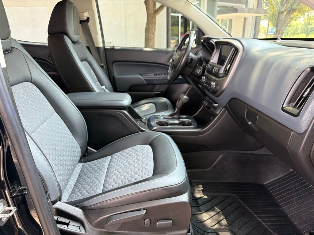 Used 2020 Black Chevrolet Z71 image 22