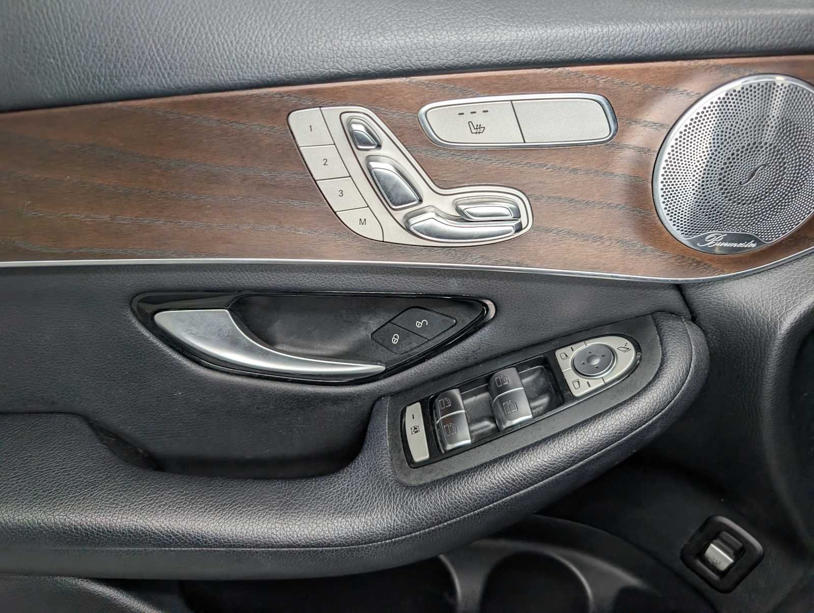 Used 2018 Selenite Grey Metallic Mercedes-Benz GLC 300 image 34