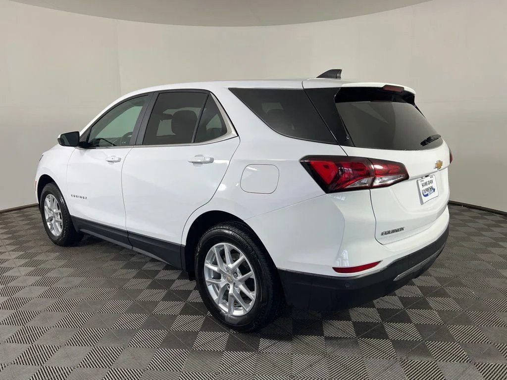 Used 2024 Summit White Chevrolet LT image 26