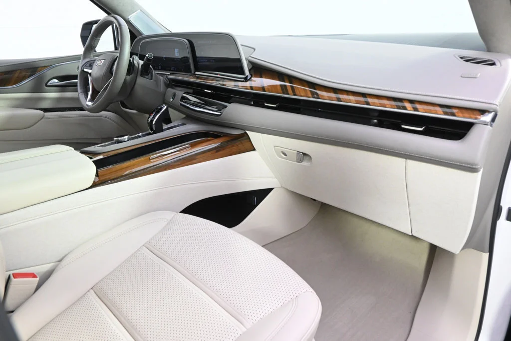 Used 2024 Crystal White Tricoat Cadillac Premium Luxury Platinum image 15