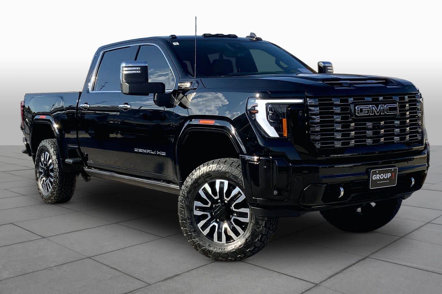 Used 2025 Onyx Black GMC Denali Ultimate image 3