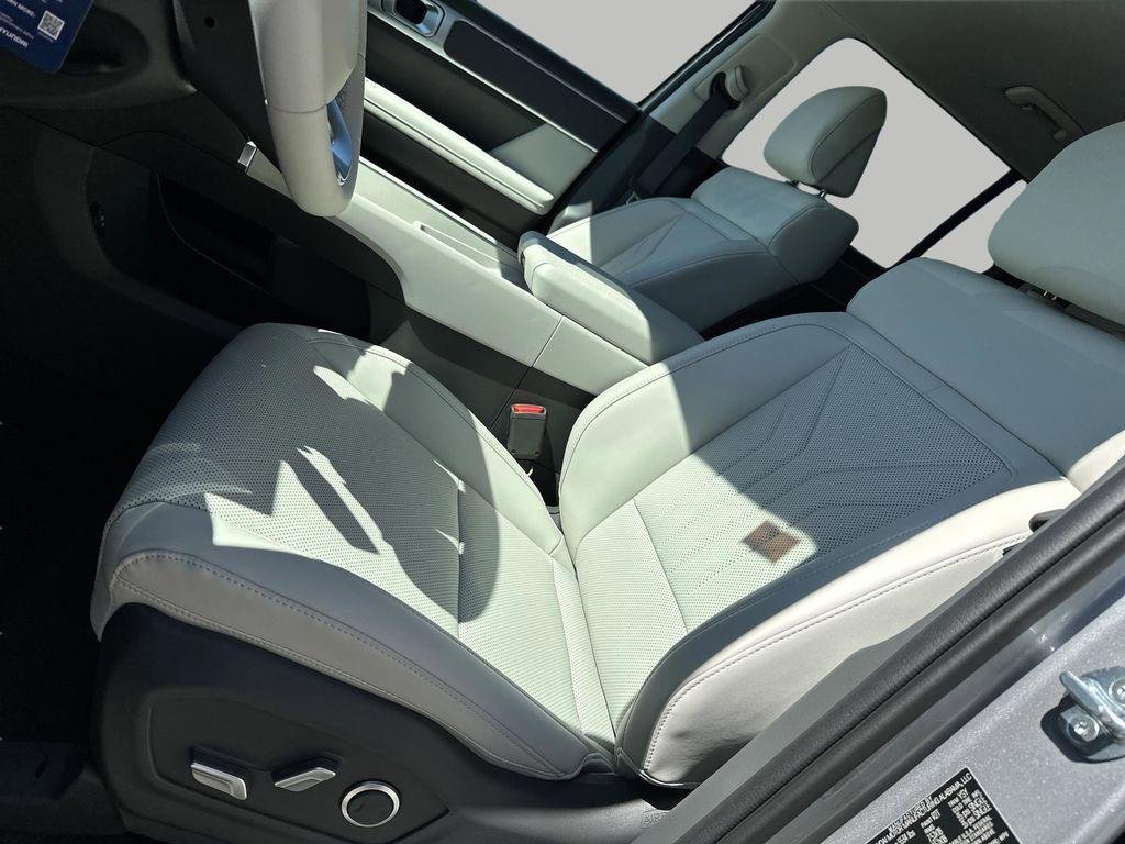 New 2026 Shimmering Silver Pearl Hyundai SEL FWD image 9