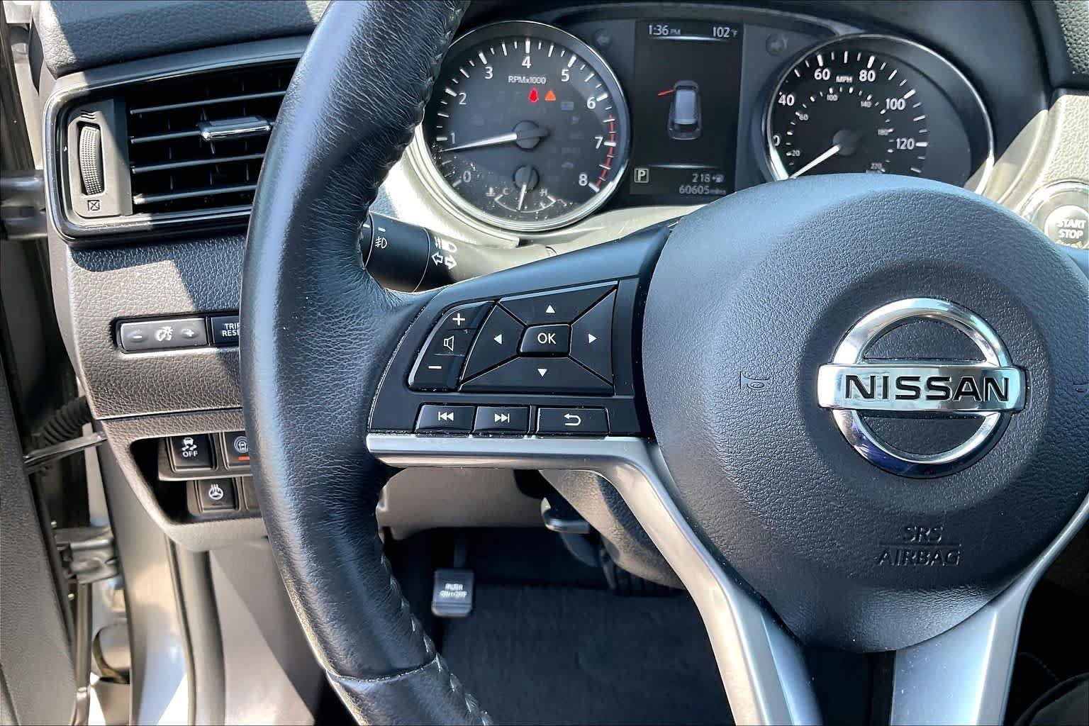 Used 2017 Gun Metallic Nissan SL image 22