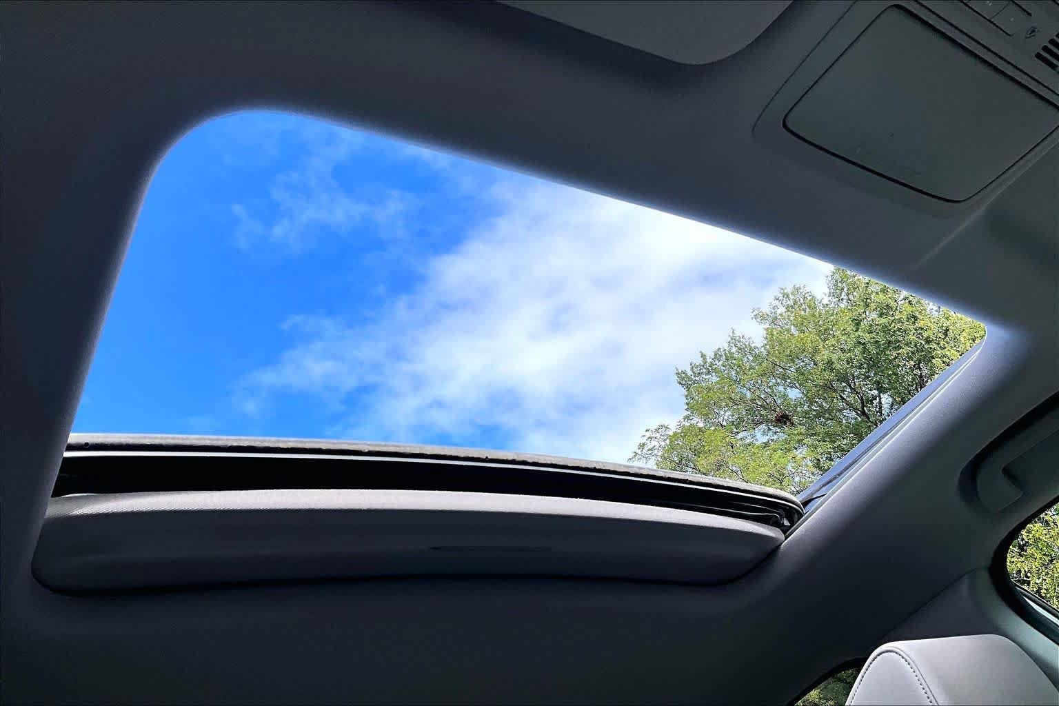 Used 2018 Gunmetal Metallic Honda Touring image 14