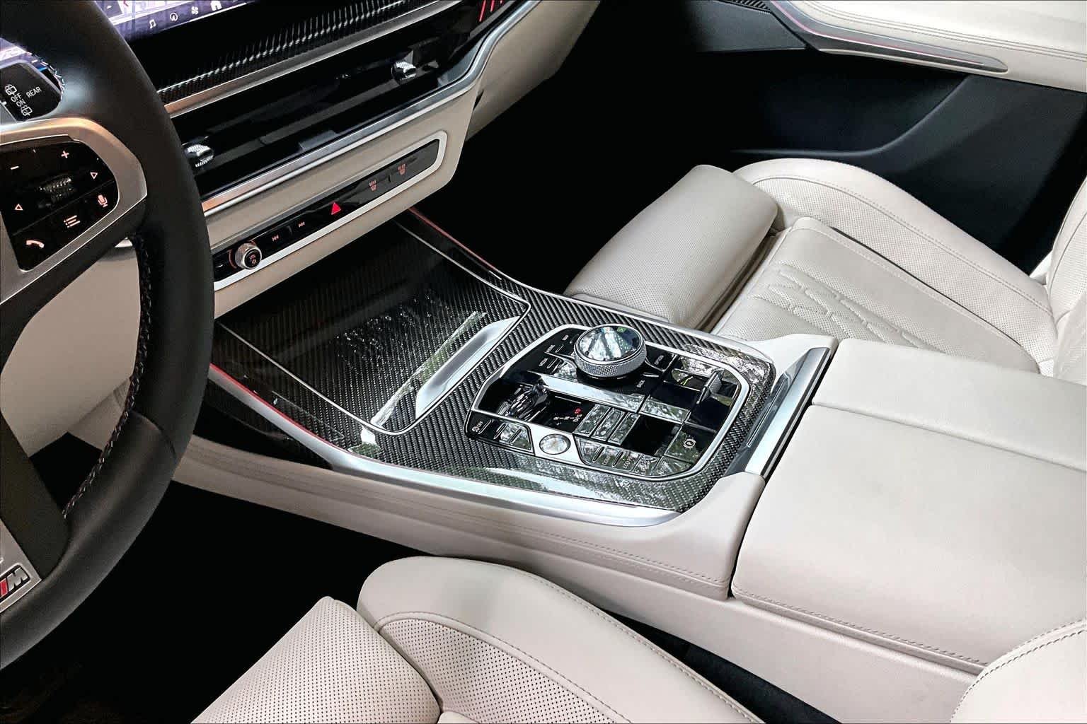 Used 2025 Skyscraper Grey Metallic BMW M60i image 16