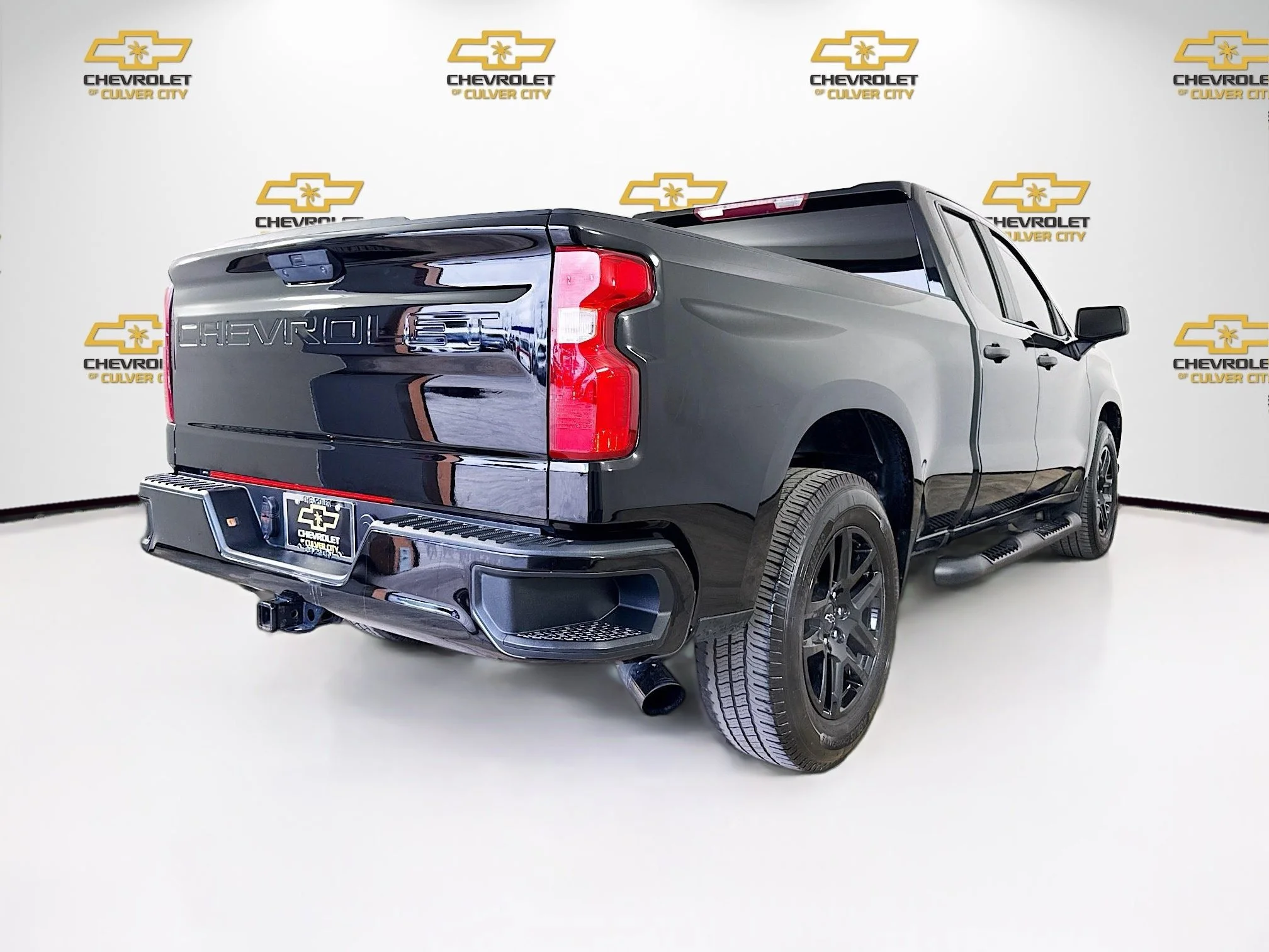 Used 2021 BLACK Chevrolet Custom image 8