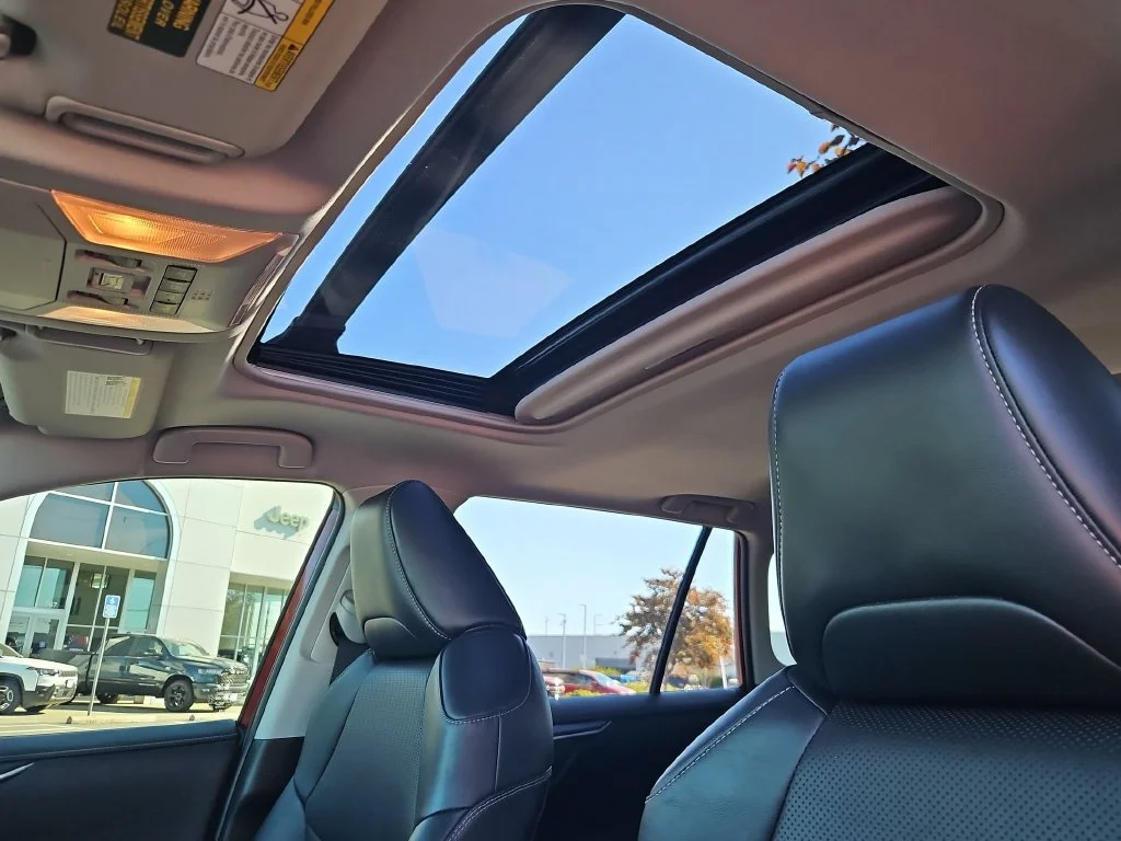 Used 2019 Pearl Toyota Limited image 33