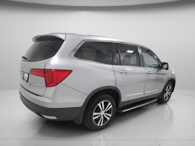 Certified Used 2018 Lunar Silver Metallic Honda EX-L image 6