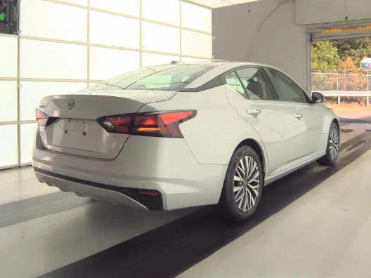Used 2025 Silver Nissan 2.5 SV image 2