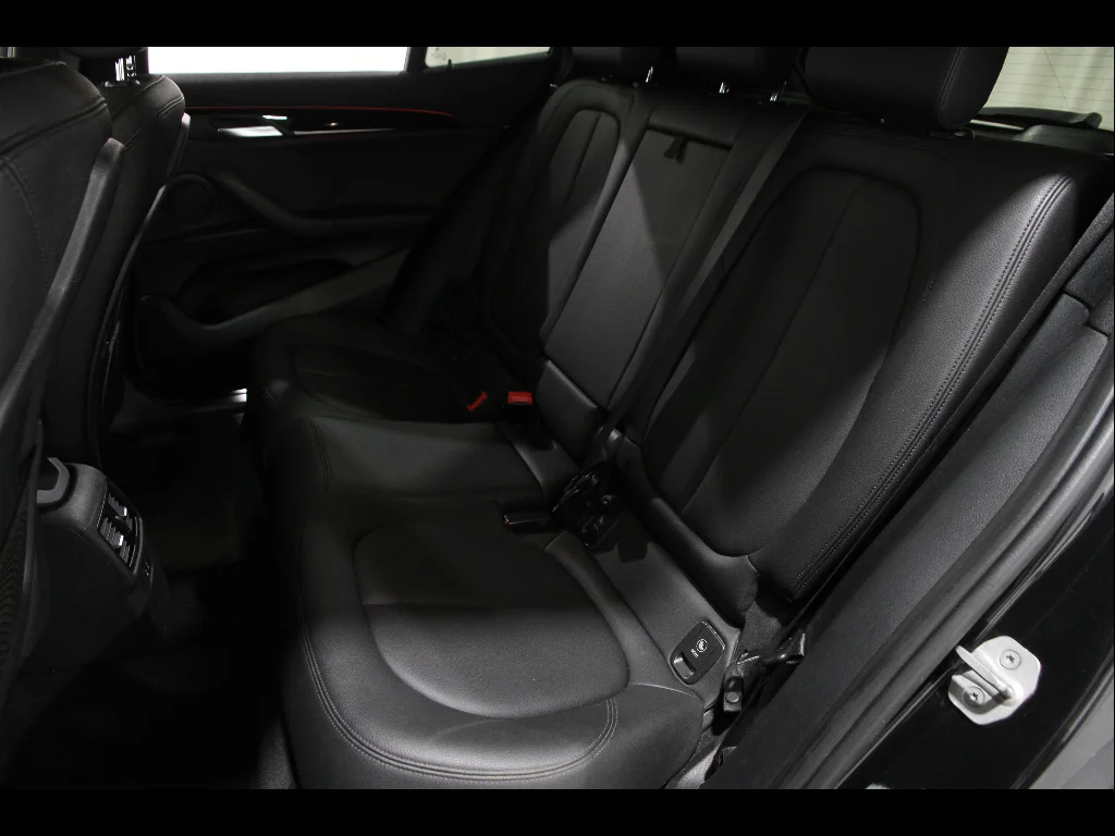 Used 2019 Black Sapphire Metallic BMW xDrive28i image 18