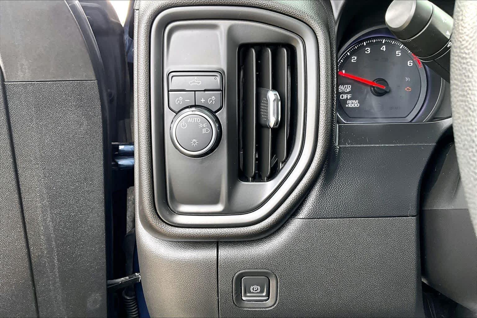 Used 2021 NORTHSKY BLUE METALLIC Chevrolet Custom image 35