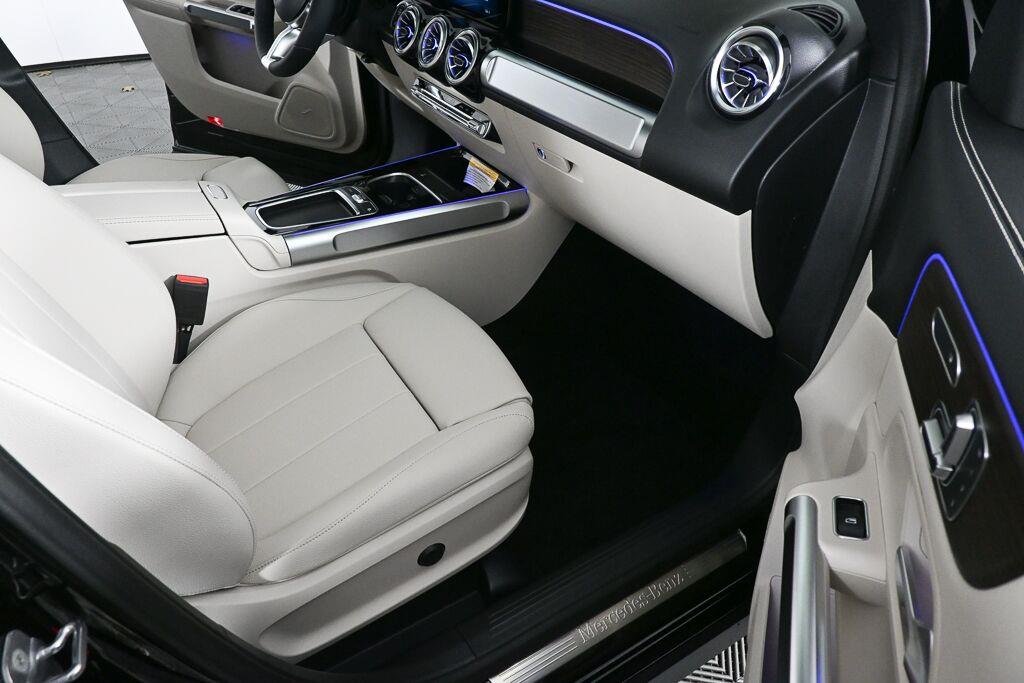 Used 2026 Night Black Mercedes-Benz GLB 250 image 23