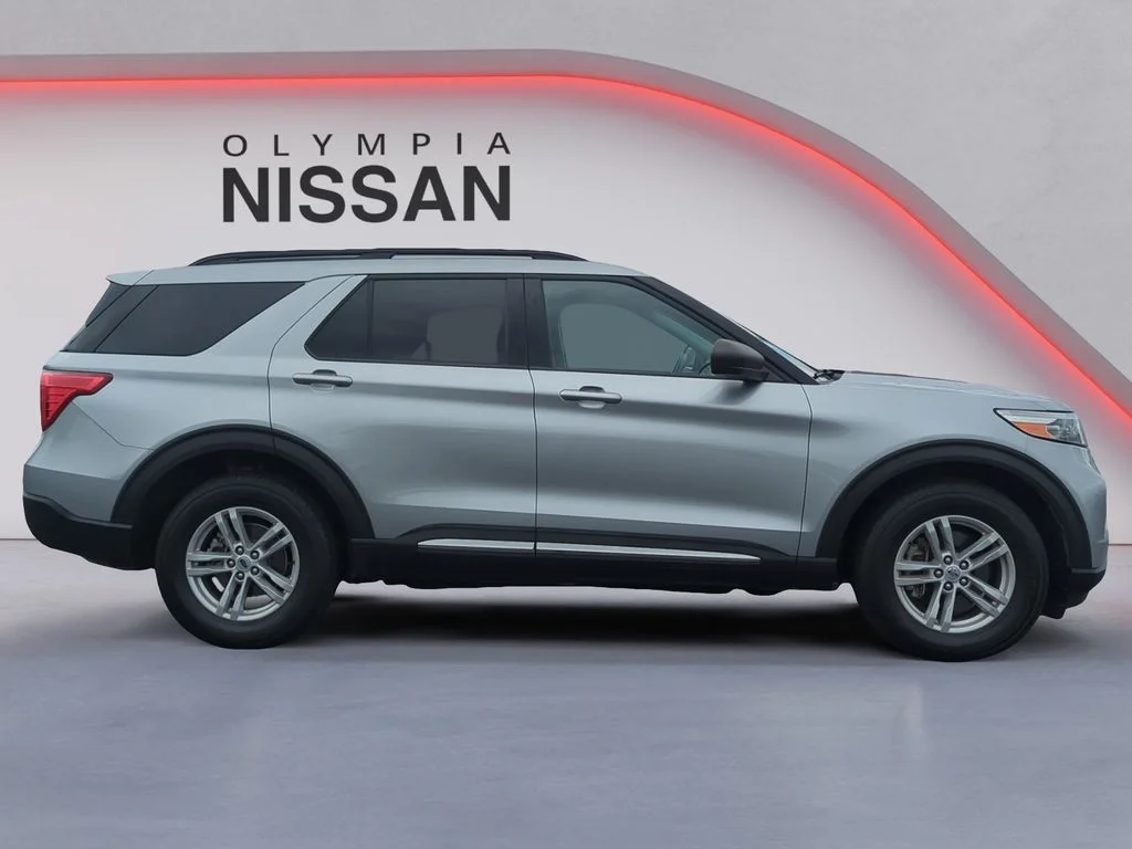 Used 2022 Silver Ford XLT image 7