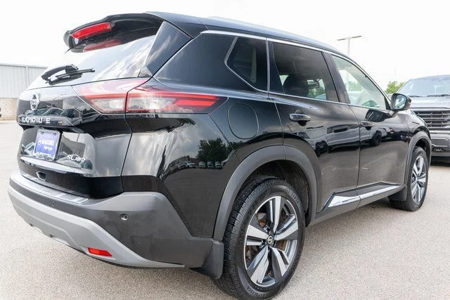 Used 2021 Black Nissan SL image 6