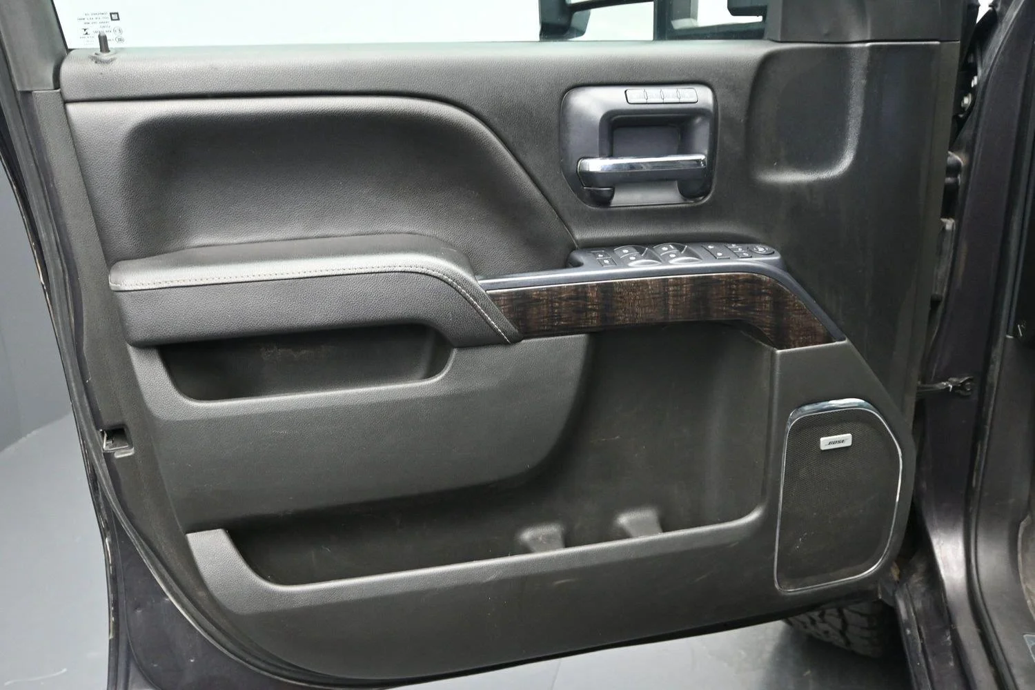 Used 2014 Iridium Metallic GMC Denali image 17